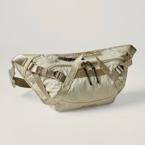 BNWT Athleta Excursion Crossbody Waistbag Large Belt Bag for Hiking, Traveling